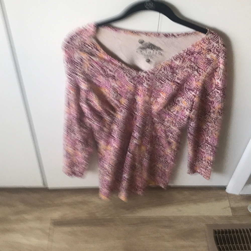 100% cotton 3/4 sleeve length tunic top. Paisley print. Good condition.